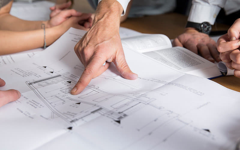 Logistics planning for warehouse docking